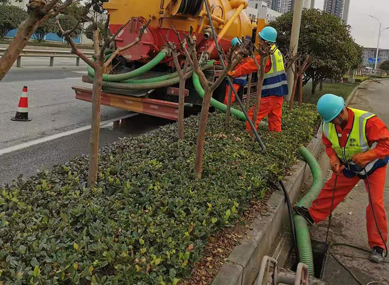 策勒市政管道清淤
