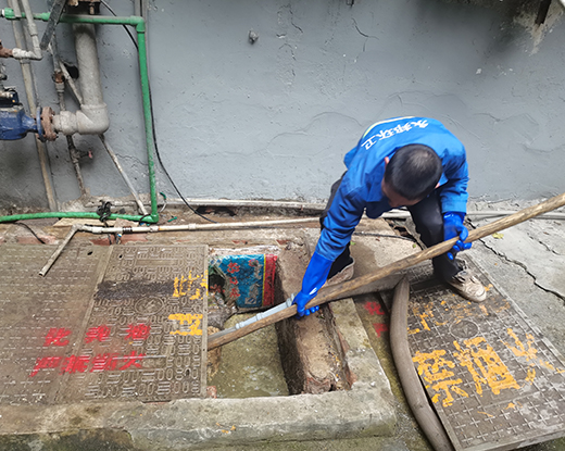 策勒清掏化粪池